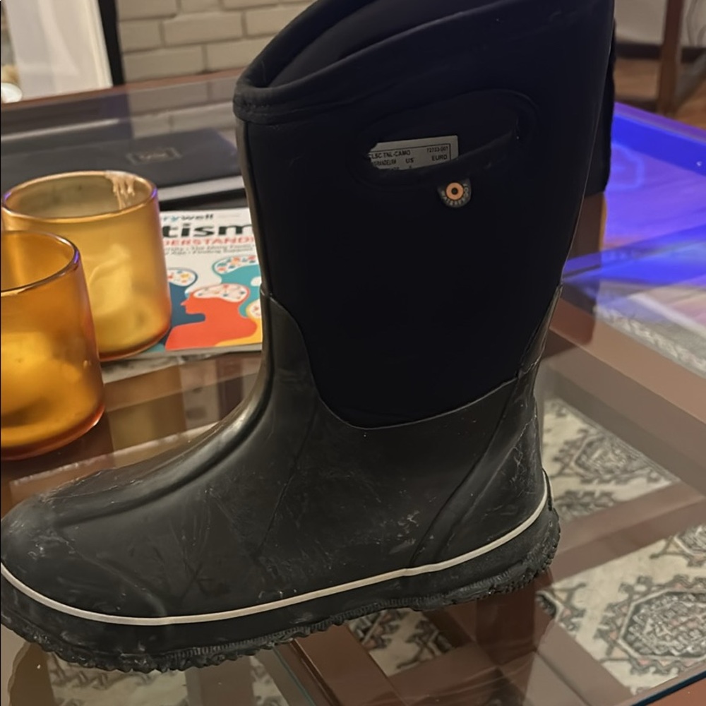 Bogs Kids size 5